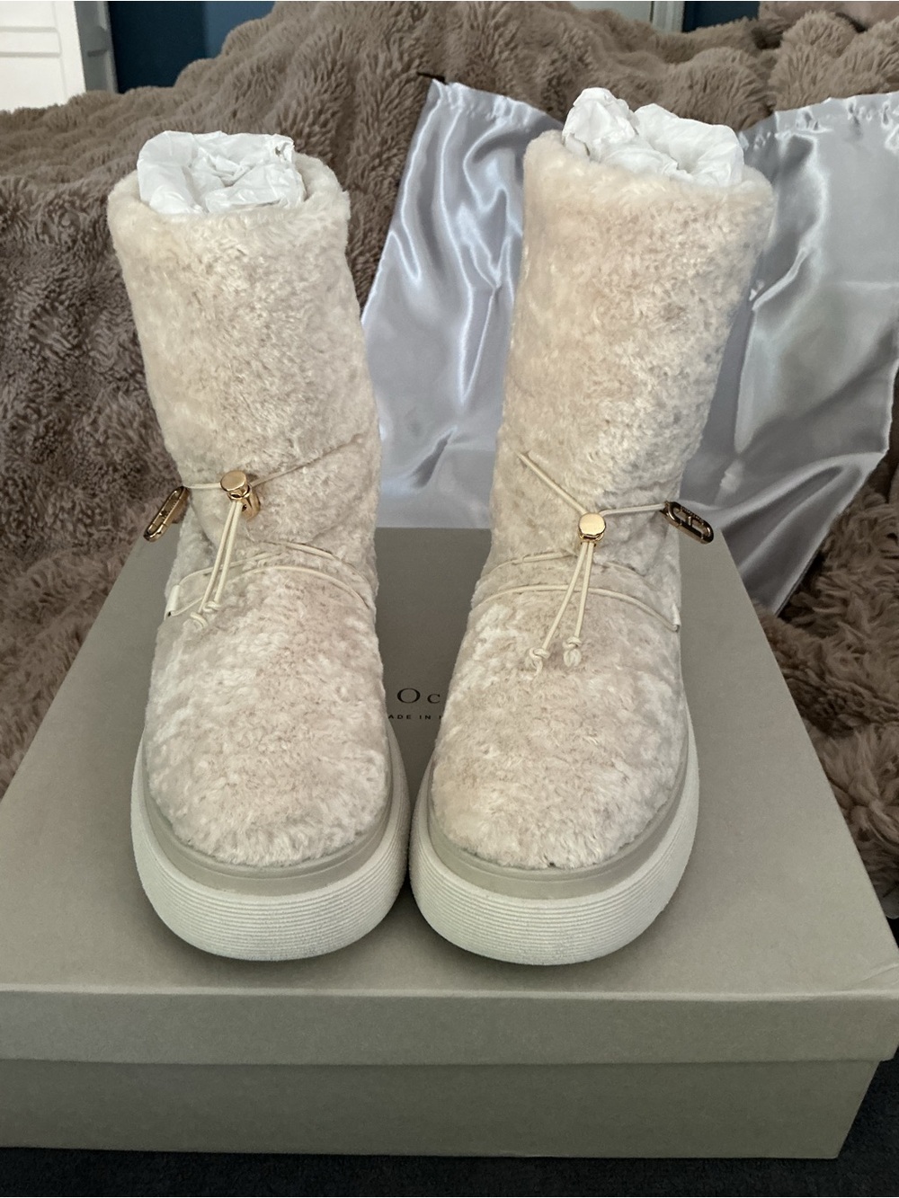 Dee Ocleppo Ortisei Panna Shearling Platform Boots Gold Hardware Size 37 NIB